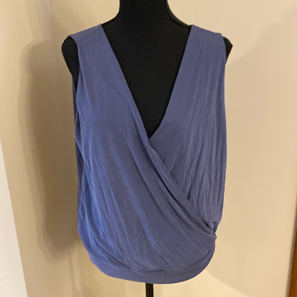 Blue Veronica M draped V-front/back top. Size L.